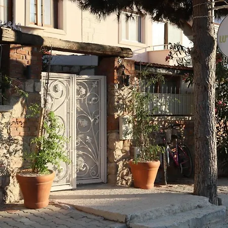 Lulu Butik Hotel *