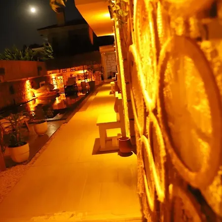 Lulu Butik Hotel *